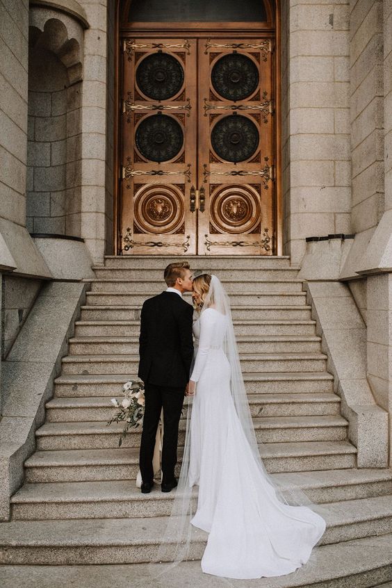 Step By Step Guide To Postponing Your 2020 Wedding Due To Coronavirus